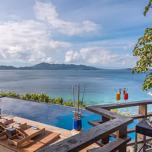 Tree house sunset viewpoint at Vivere Azure